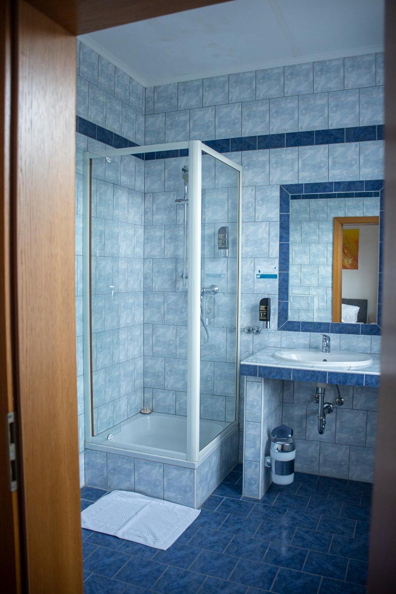 Trend Lokal-Rooms-Bar Frohnleiten Kültér fotó