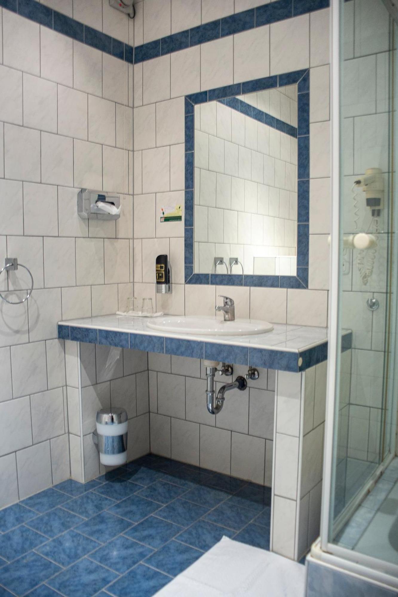 Trend Lokal-Rooms-Bar Frohnleiten Kültér fotó