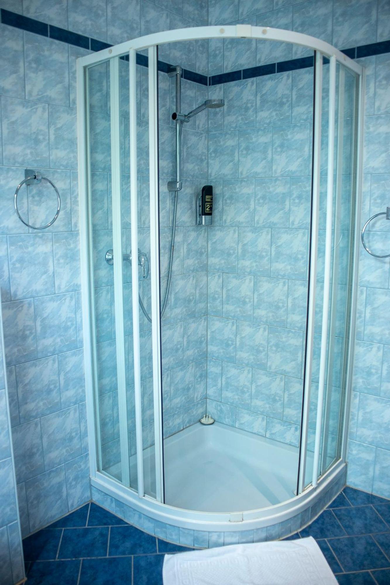 Trend Lokal-Rooms-Bar Frohnleiten Kültér fotó